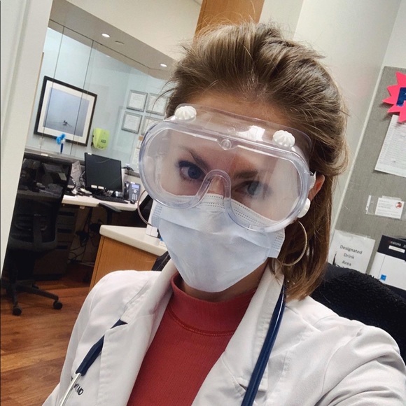 Meet your Posher, Lauren - Picture 8 of 8